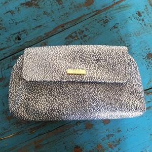 Clé de Peau Cosmetic Pouch